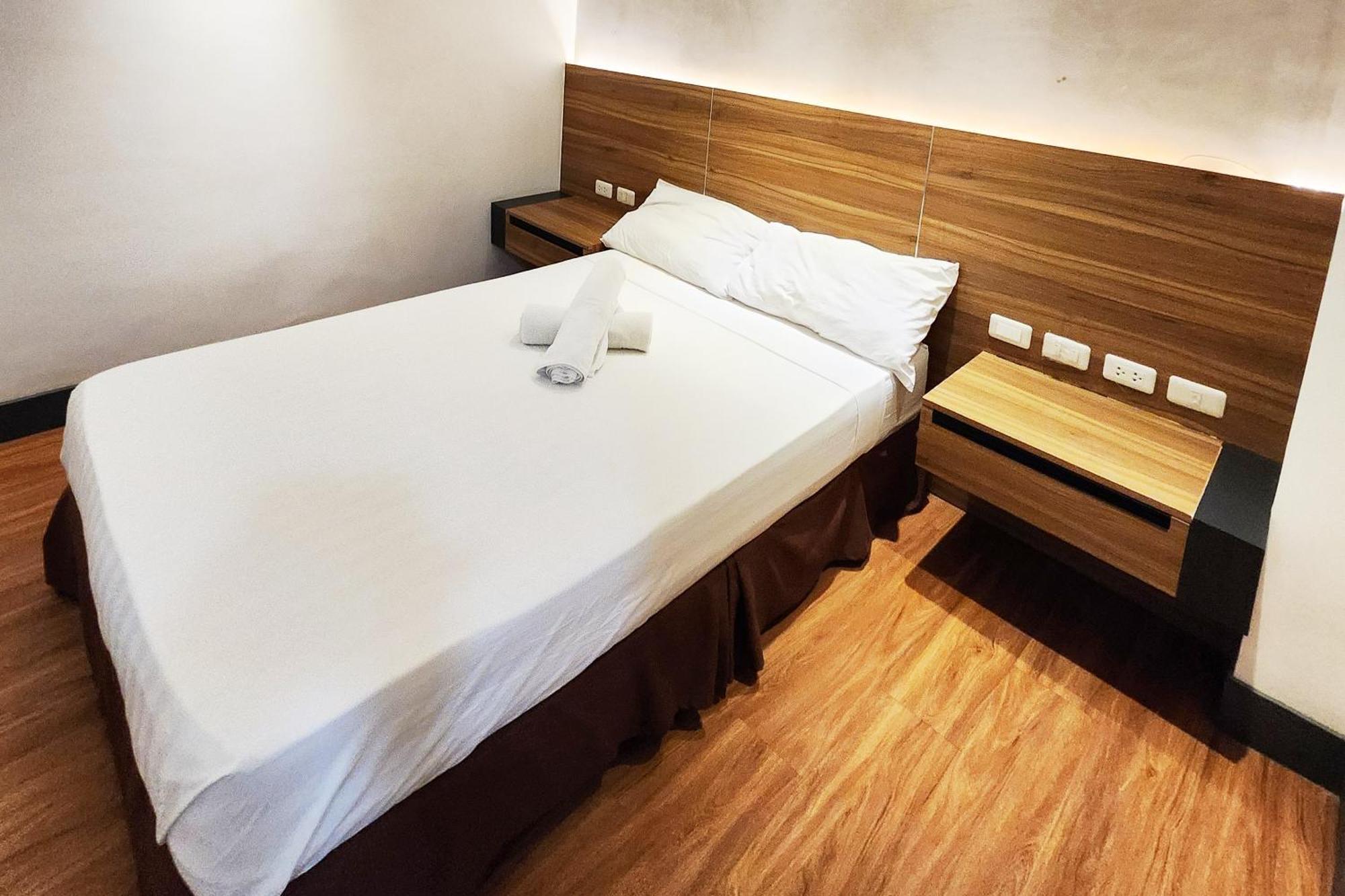 Boulevard Pension Hotel Себу Экстерьер фото