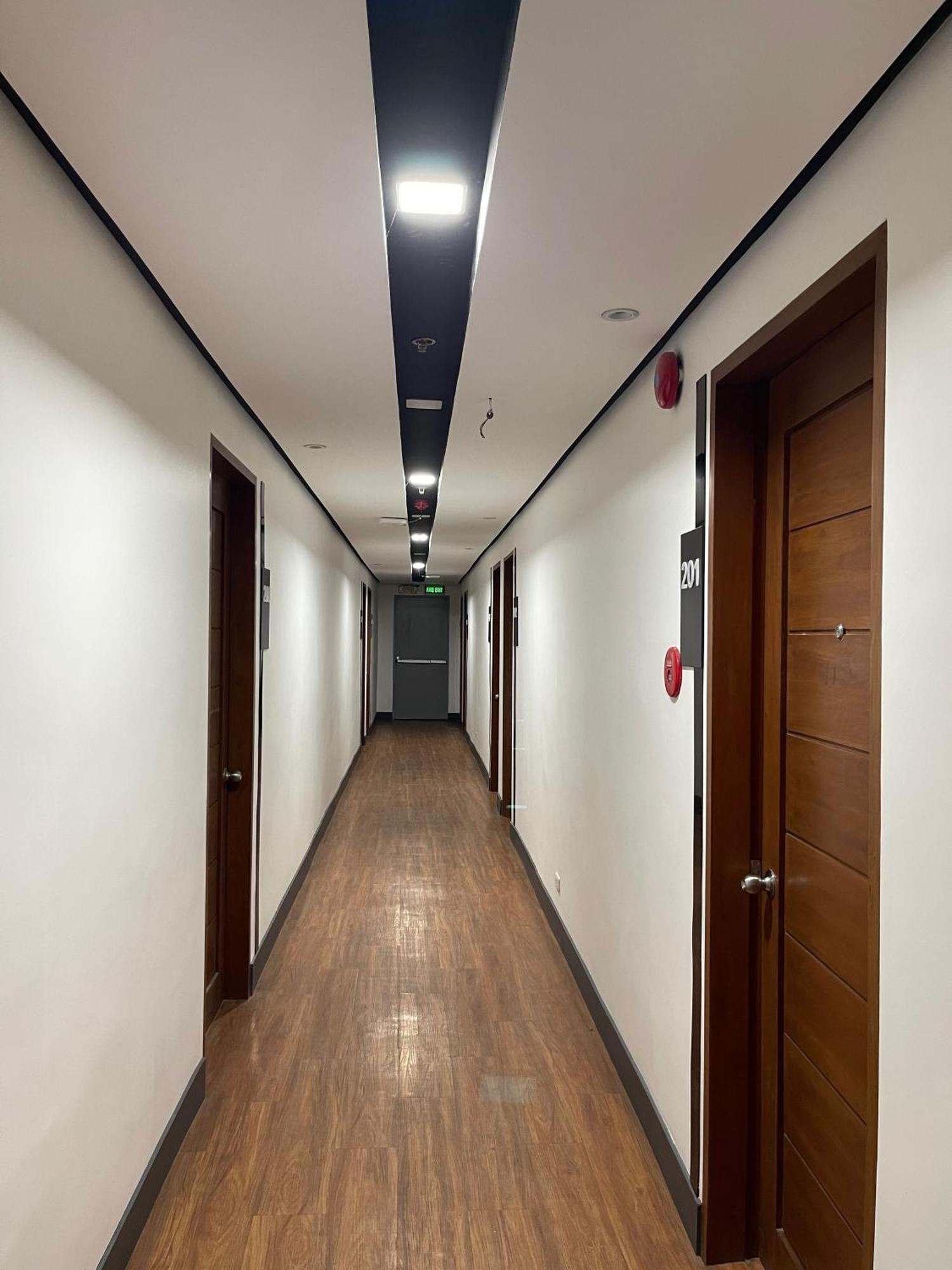 Boulevard Pension Hotel Себу Экстерьер фото