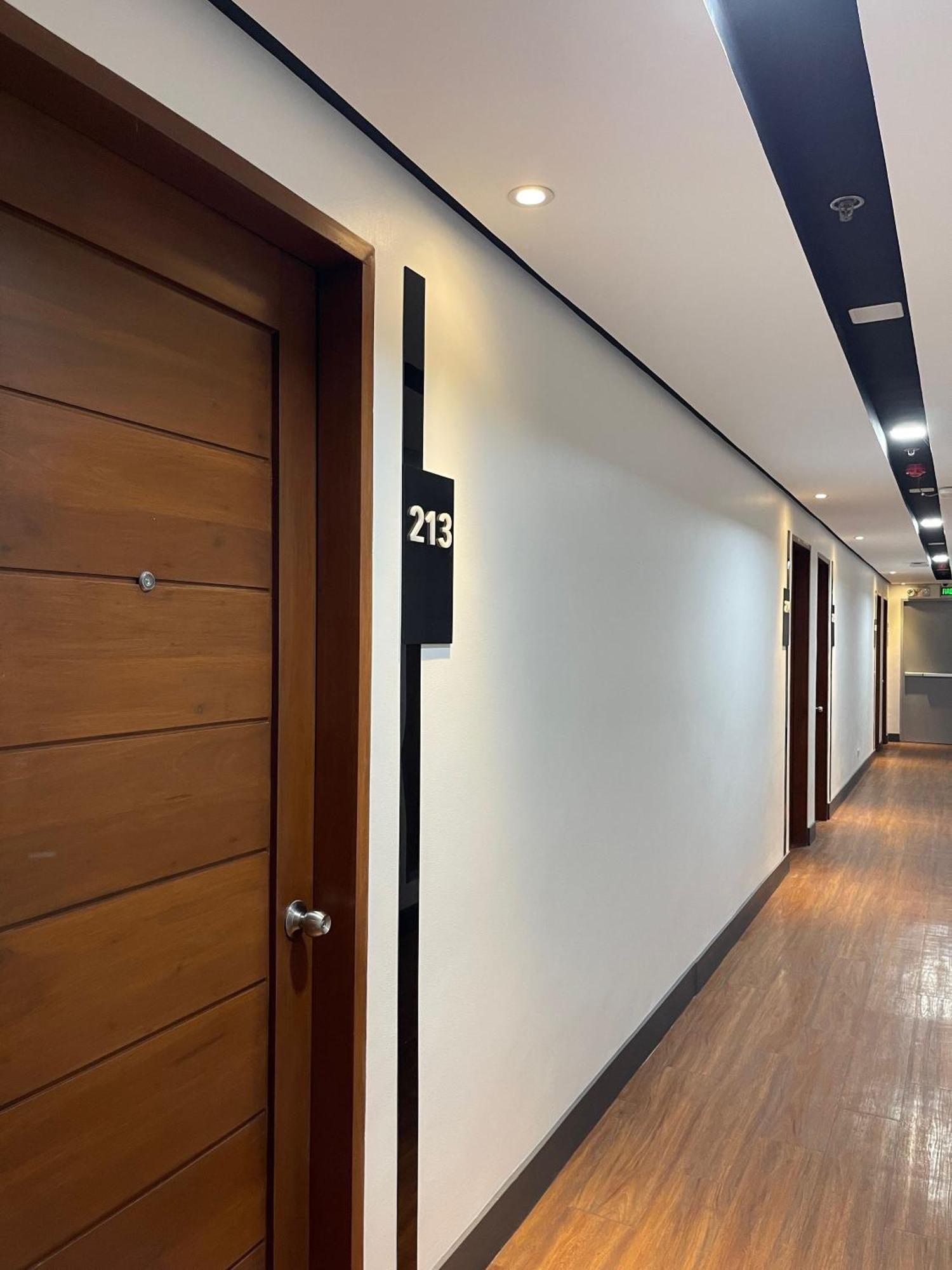Boulevard Pension Hotel Себу Экстерьер фото